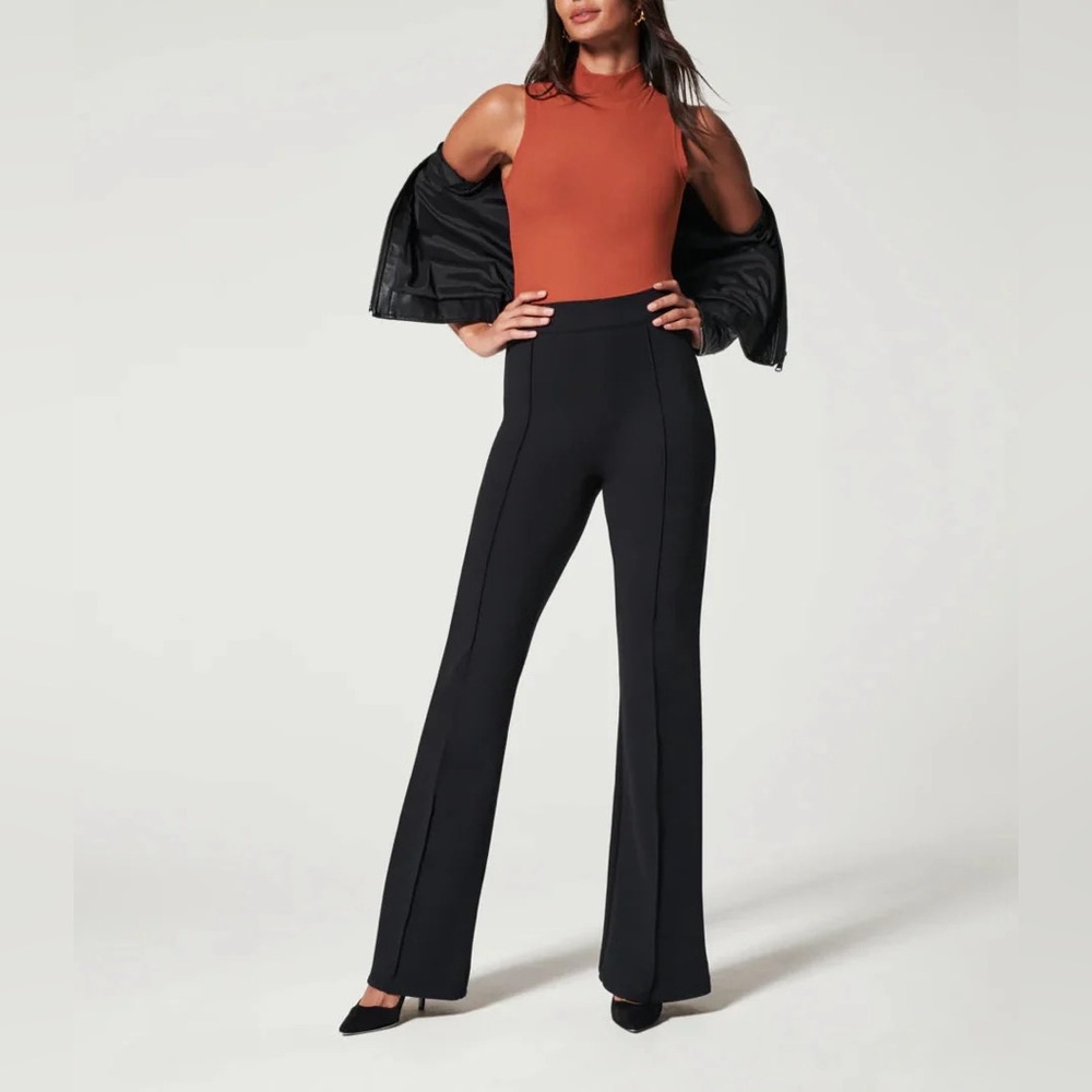 NWT SPANX Supersmoot PerfectFit Ponte Flare Pant Black Size Small